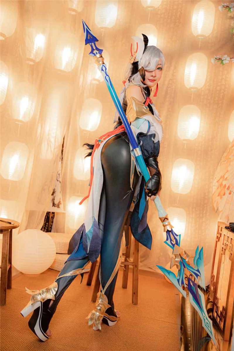 跨次元的设计美学：日本驻台 Coser 星野秀奈的视觉之路 第2张