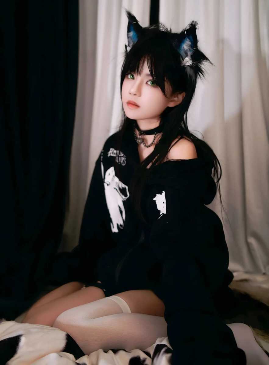 这种缅因猫谁顶得住？桜桃喵新作《缅因猫猫》赏析：这眼神真的有毒！